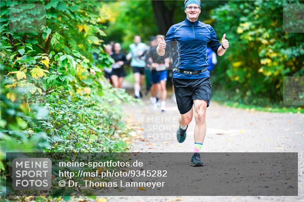 12.10.2025 - Bramfelder Halbmarathon 2025 Dr. Thomas Lammeyer http://msf.ph/oto/9345282 12.10.2025 10:15:00 Laufen  meine-sportfotos.de