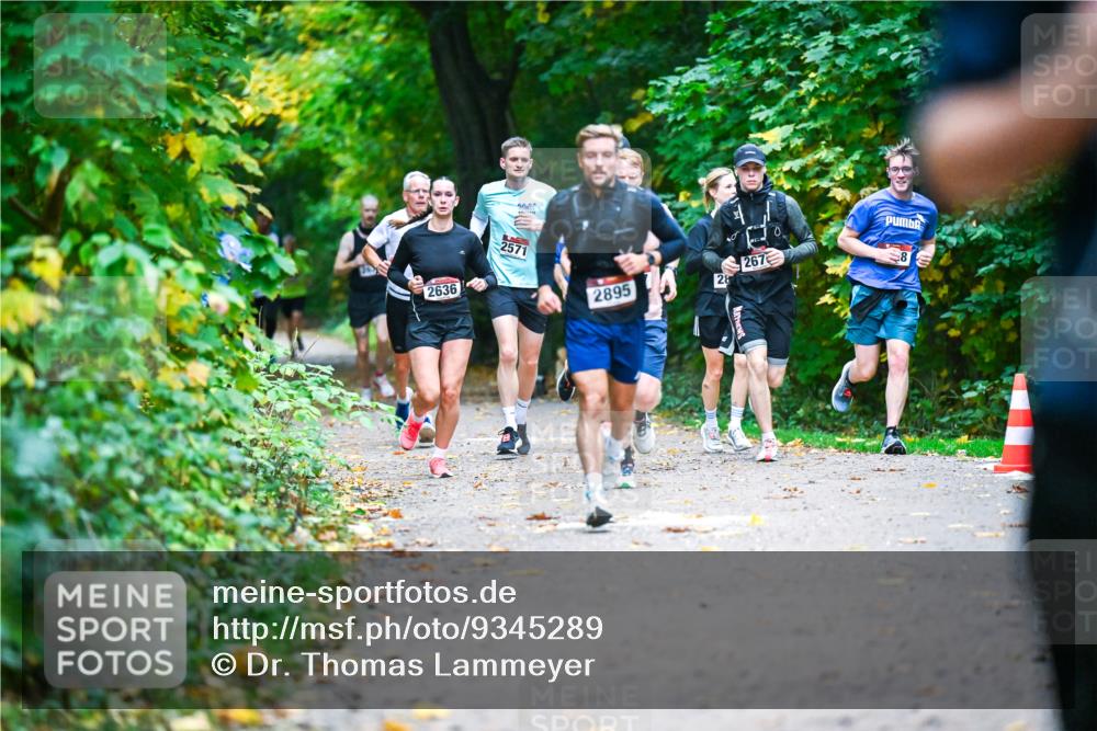 12.10.2025 - Bramfelder Halbmarathon 2025 Dr. Thomas Lammeyer http://msf.ph/oto/9345289 12.10.2025 10:15:03 Laufen 2005, 2636, 2571, 2895, 28, 267, 0, 8 meine-sportfotos.de