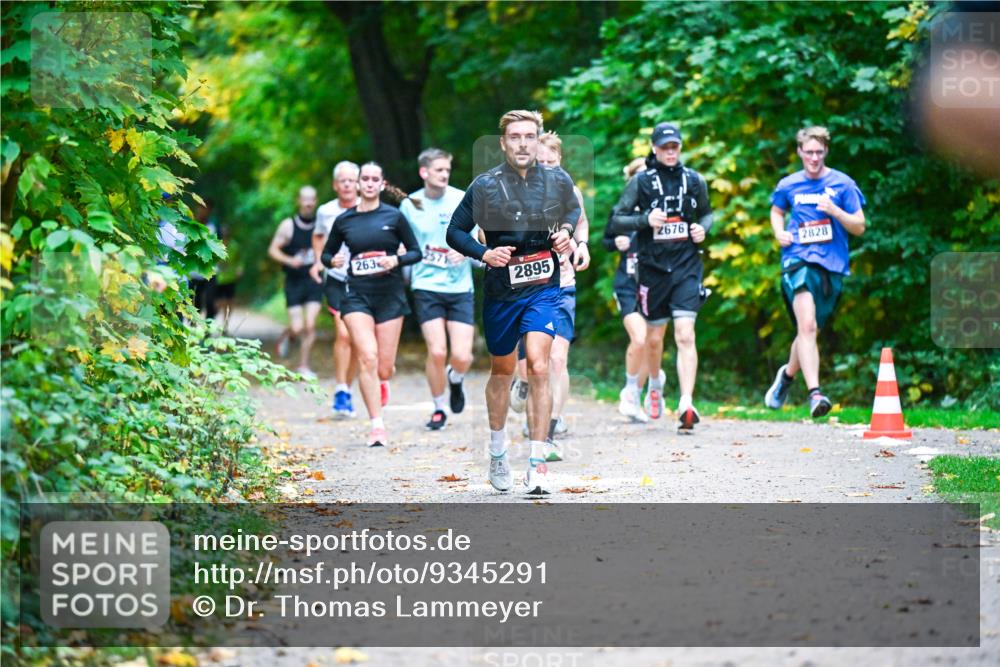 12.10.2025 - Bramfelder Halbmarathon 2025 Dr. Thomas Lammeyer http://msf.ph/oto/9345291 12.10.2025 10:15:04 Laufen 263, 2895, 2676, 2828 meine-sportfotos.de