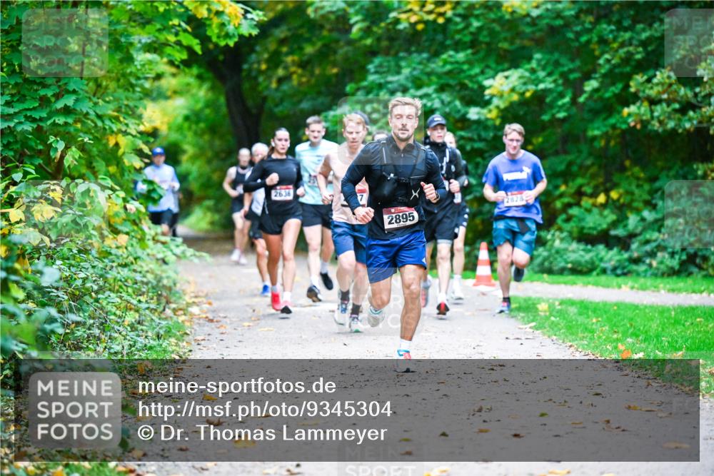 12.10.2025 - Bramfelder Halbmarathon 2025 Dr. Thomas Lammeyer http://msf.ph/oto/9345304 12.10.2025 10:15:06 Laufen 2636, 2895 meine-sportfotos.de