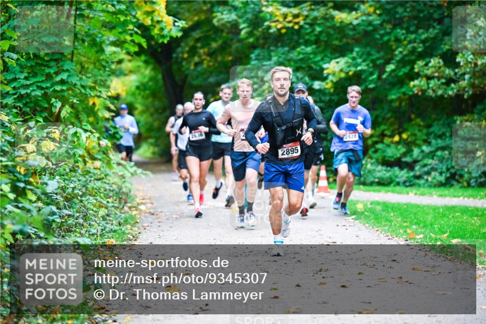 12.10.2025 - Bramfelder Halbmarathon 2025 Dr. Thomas Lammeyer http://msf.ph/oto/9345307 12.10.2025 10:15:06 Laufen 2636, 2895 meine-sportfotos.de