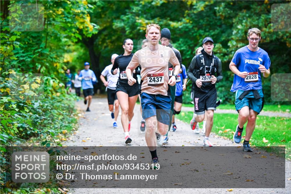 12.10.2025 - Bramfelder Halbmarathon 2025 Dr. Thomas Lammeyer http://msf.ph/oto/9345319 12.10.2025 10:15:09 Laufen 50, 47, 26, 2437, 2676, 2828 meine-sportfotos.de