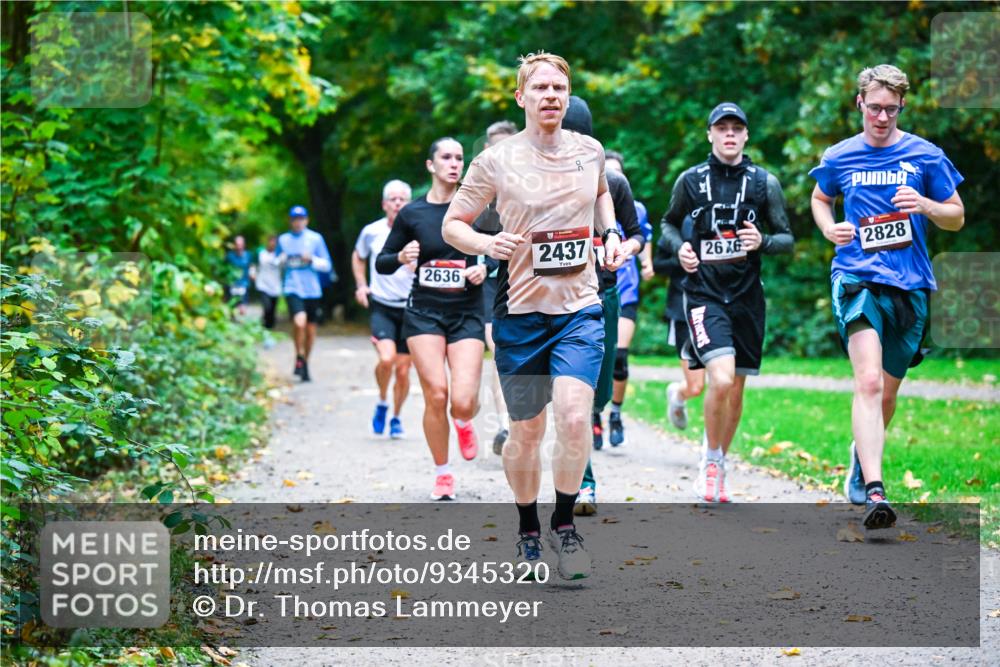 12.10.2025 - Bramfelder Halbmarathon 2025 Dr. Thomas Lammeyer http://msf.ph/oto/9345320 12.10.2025 10:15:09 Laufen 2636, 2437, 2676, 2828 meine-sportfotos.de