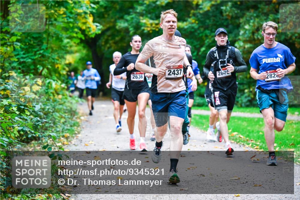 12.10.2025 - Bramfelder Halbmarathon 2025 Dr. Thomas Lammeyer http://msf.ph/oto/9345321 12.10.2025 10:15:09 Laufen 2636, 2437, 2670, 282 meine-sportfotos.de