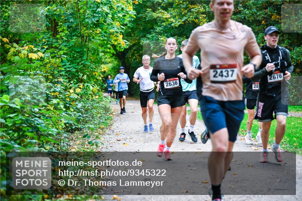 12.10.2025 - Bramfelder Halbmarathon 2025 Dr. Thomas Lammeyer http://msf.ph/oto/9345322 12.10.2025 10:15:10 Laufen 2939, 2636, 2437, 2676, 28 meine-sportfotos.de