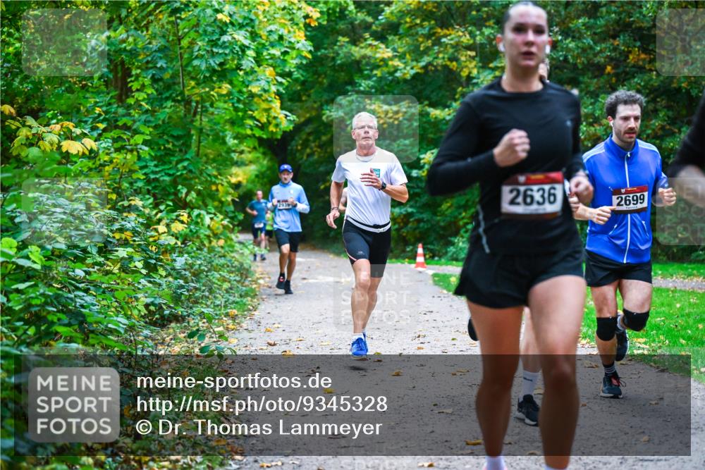 12.10.2025 - Bramfelder Halbmarathon 2025 Dr. Thomas Lammeyer http://msf.ph/oto/9345328 12.10.2025 10:15:11 Laufen 293, 2636, 2699 meine-sportfotos.de