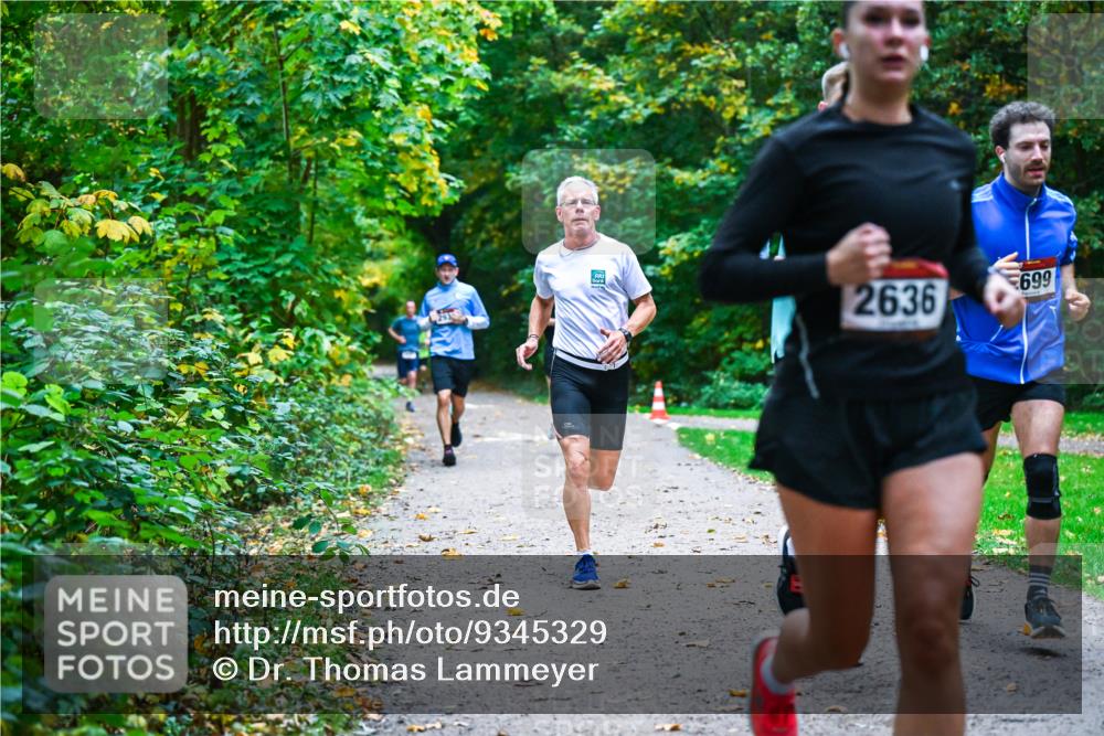 12.10.2025 - Bramfelder Halbmarathon 2025 Dr. Thomas Lammeyer http://msf.ph/oto/9345329 12.10.2025 10:15:12 Laufen 2636, 699 meine-sportfotos.de