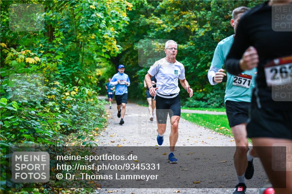 12.10.2025 - Bramfelder Halbmarathon 2025 Dr. Thomas Lammeyer http://msf.ph/oto/9345331 12.10.2025 10:15:12 Laufen 2571, 263 meine-sportfotos.de