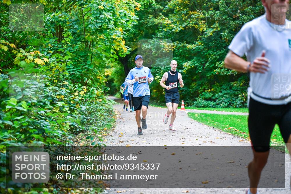 12.10.2025 - Bramfelder Halbmarathon 2025 Dr. Thomas Lammeyer http://msf.ph/oto/9345337 12.10.2025 10:15:13 Laufen 2939, 2621 meine-sportfotos.de
