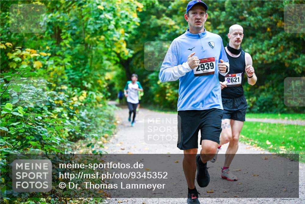 12.10.2025 - Bramfelder Halbmarathon 2025 Dr. Thomas Lammeyer http://msf.ph/oto/9345352 12.10.2025 10:15:15 Laufen 2939, 2621 meine-sportfotos.de