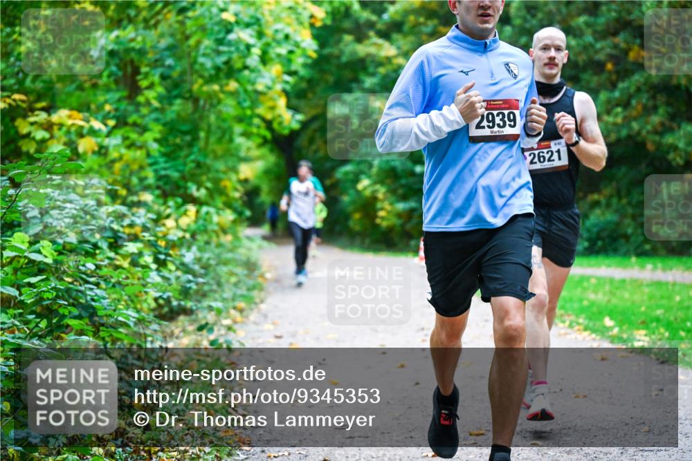 12.10.2025 - Bramfelder Halbmarathon 2025 Dr. Thomas Lammeyer http://msf.ph/oto/9345353 12.10.2025 10:15:16 Laufen 2939, 2621, 13 meine-sportfotos.de
