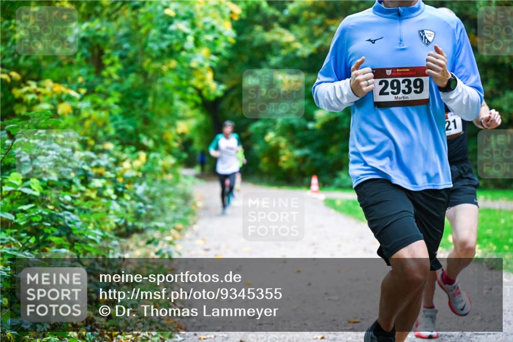 12.10.2025 - Bramfelder Halbmarathon 2025 Dr. Thomas Lammeyer http://msf.ph/oto/9345355 12.10.2025 10:15:16 Laufen 34, 2939, 21 meine-sportfotos.de