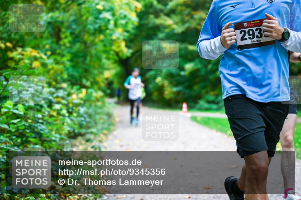 12.10.2025 - Bramfelder Halbmarathon 2025 Dr. Thomas Lammeyer http://msf.ph/oto/9345356 12.10.2025 10:15:16 Laufen 34, 293 meine-sportfotos.de