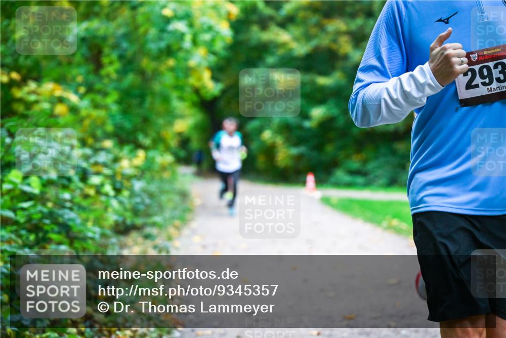 12.10.2025 - Bramfelder Halbmarathon 2025 Dr. Thomas Lammeyer http://msf.ph/oto/9345357 12.10.2025 10:15:16 Laufen 34, 293 meine-sportfotos.de
