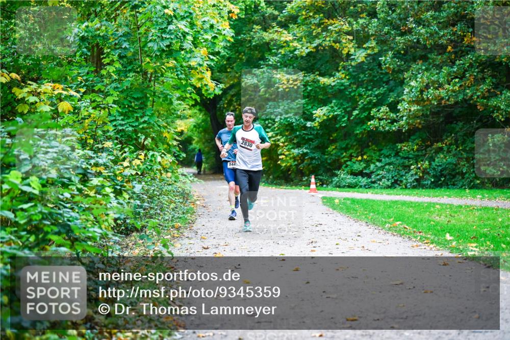 12.10.2025 - Bramfelder Halbmarathon 2025 Dr. Thomas Lammeyer http://msf.ph/oto/9345359 12.10.2025 10:15:17 Laufen 2830 meine-sportfotos.de