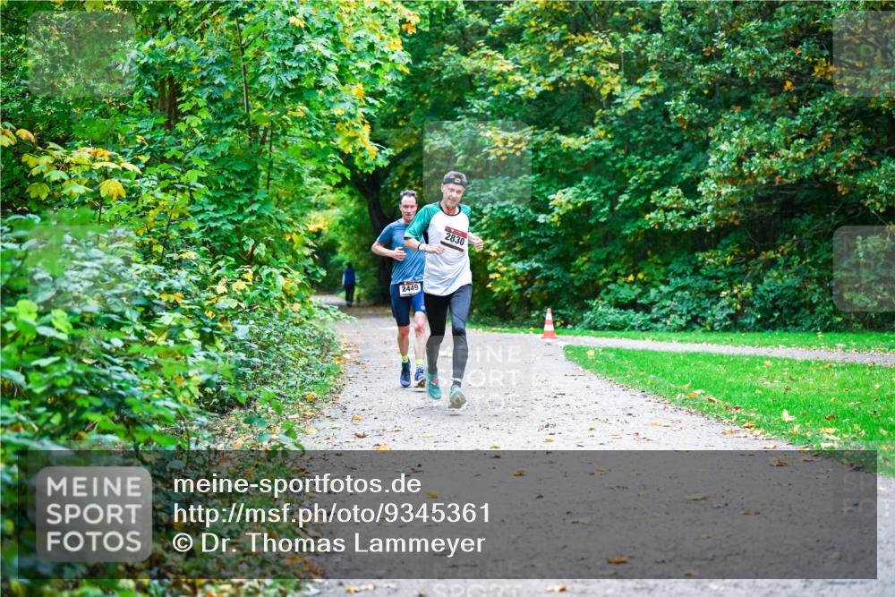 12.10.2025 - Bramfelder Halbmarathon 2025 Dr. Thomas Lammeyer http://msf.ph/oto/9345361 12.10.2025 10:15:18 Laufen 2449, 2830 meine-sportfotos.de