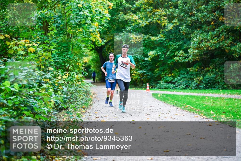 12.10.2025 - Bramfelder Halbmarathon 2025 Dr. Thomas Lammeyer http://msf.ph/oto/9345363 12.10.2025 10:15:18 Laufen 2449, 2830 meine-sportfotos.de
