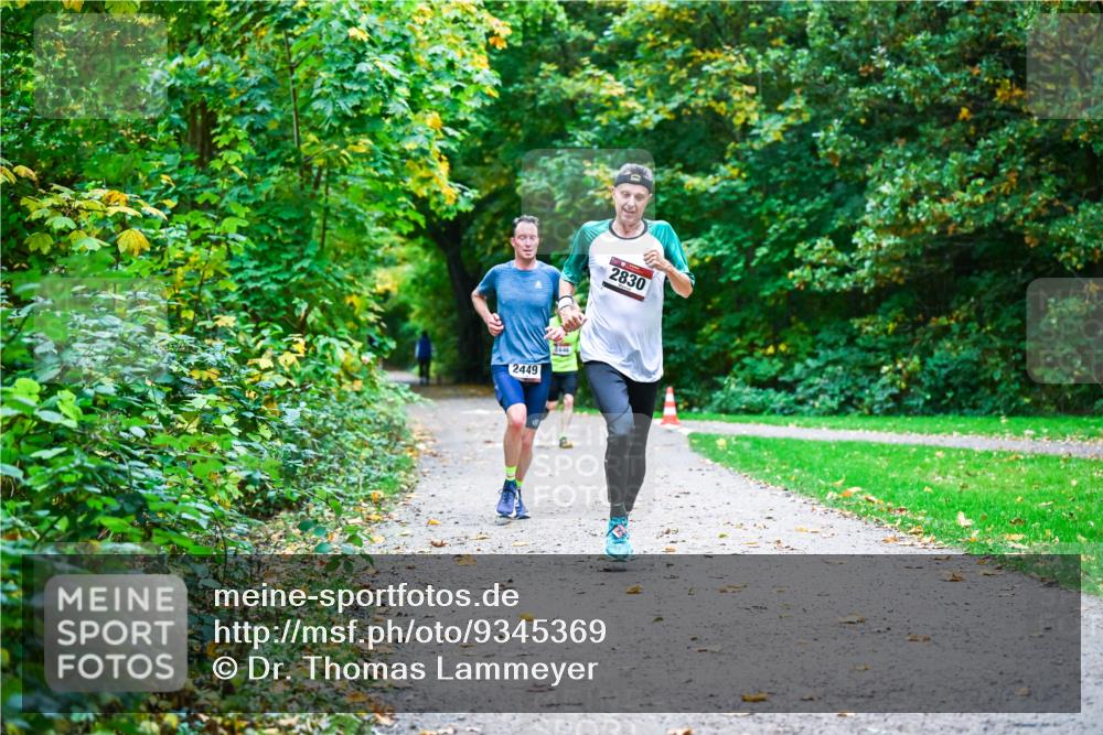 12.10.2025 - Bramfelder Halbmarathon 2025 Dr. Thomas Lammeyer http://msf.ph/oto/9345369 12.10.2025 10:15:19 Laufen 2449, 2830 meine-sportfotos.de