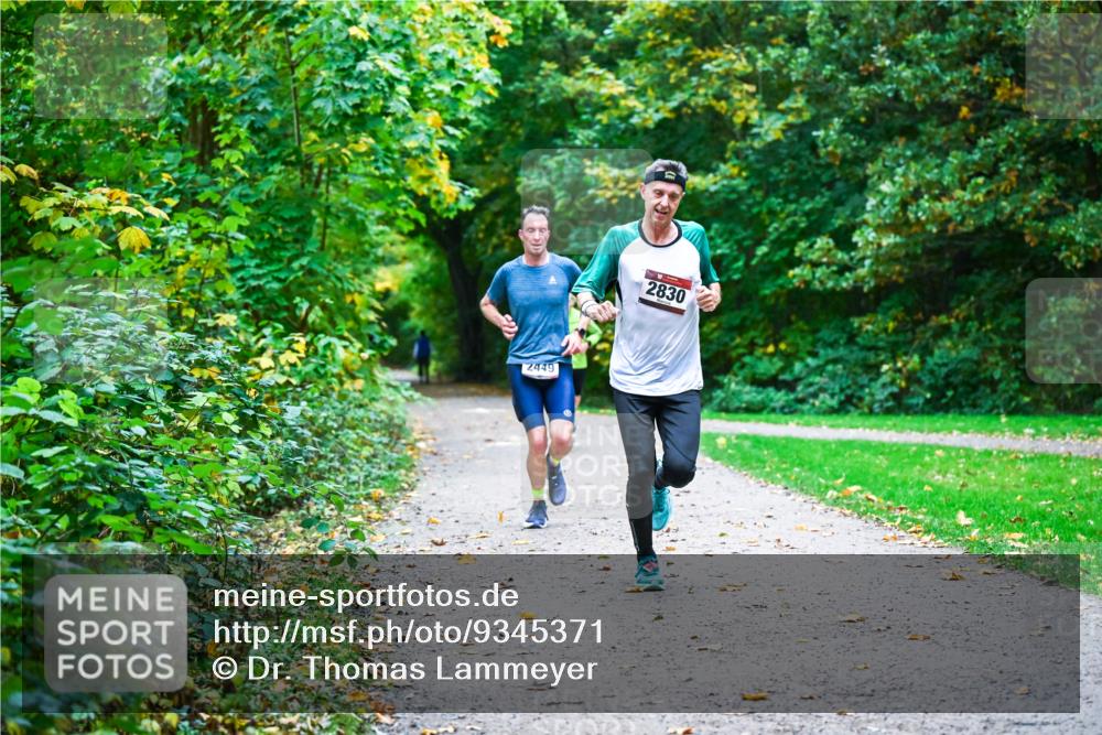 12.10.2025 - Bramfelder Halbmarathon 2025 Dr. Thomas Lammeyer http://msf.ph/oto/9345371 12.10.2025 10:15:19 Laufen 2449, 2830 meine-sportfotos.de