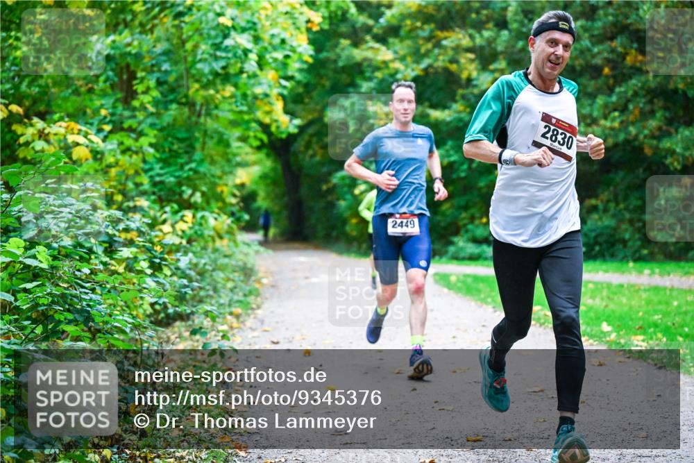 12.10.2025 - Bramfelder Halbmarathon 2025 Dr. Thomas Lammeyer http://msf.ph/oto/9345376 12.10.2025 10:15:20 Laufen 2449, 2830 meine-sportfotos.de