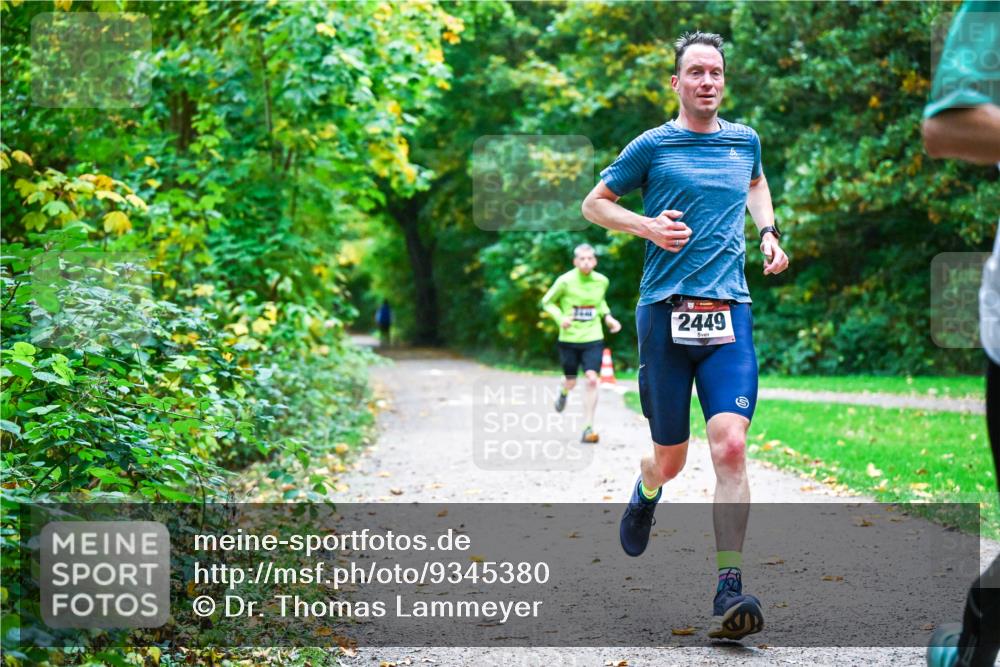 12.10.2025 - Bramfelder Halbmarathon 2025 Dr. Thomas Lammeyer http://msf.ph/oto/9345380 12.10.2025 10:15:21 Laufen 2449 meine-sportfotos.de