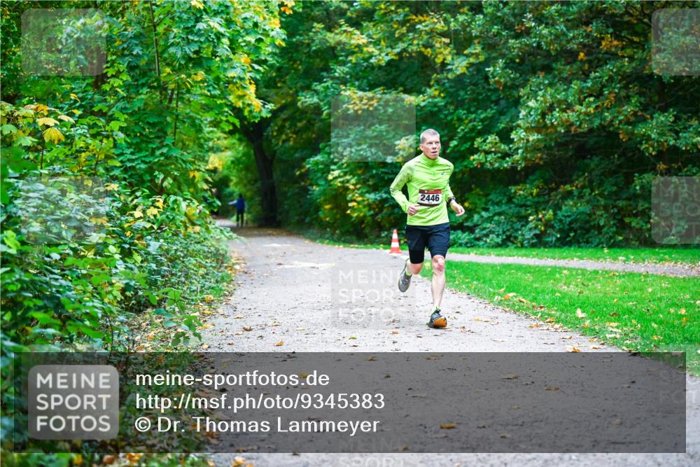 12.10.2025 - Bramfelder Halbmarathon 2025 Dr. Thomas Lammeyer http://msf.ph/oto/9345383 12.10.2025 10:15:22 Laufen 2446 meine-sportfotos.de