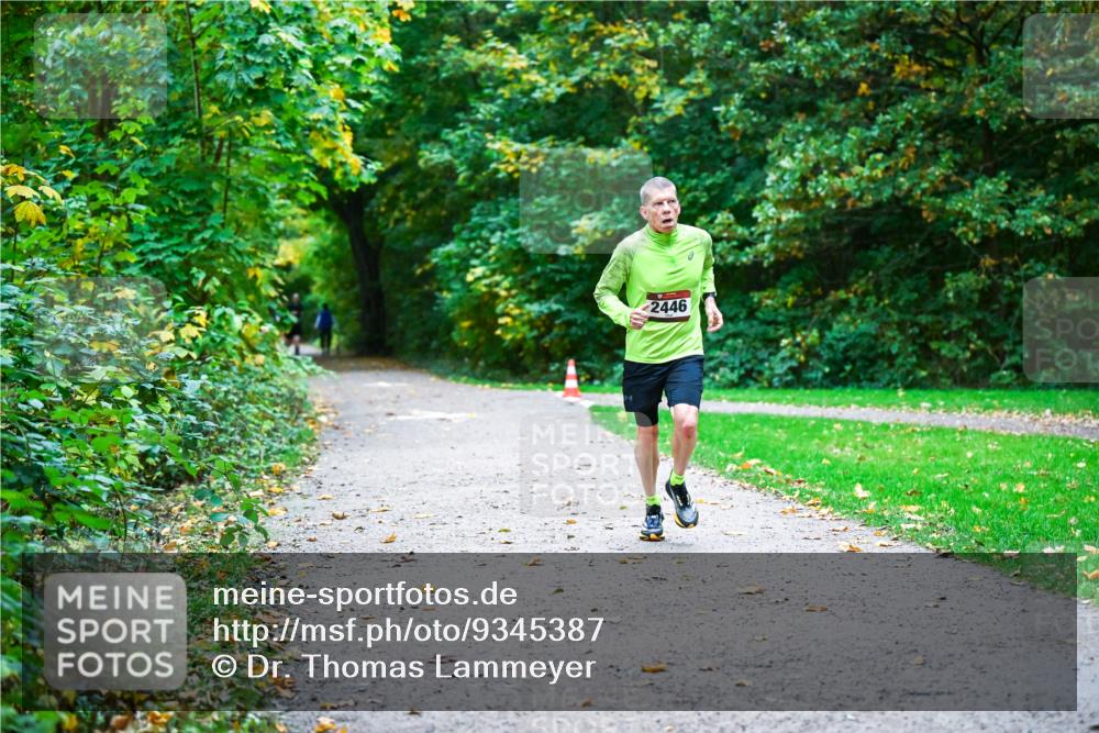 12.10.2025 - Bramfelder Halbmarathon 2025 Dr. Thomas Lammeyer http://msf.ph/oto/9345387 12.10.2025 10:15:23 Laufen 2446 meine-sportfotos.de