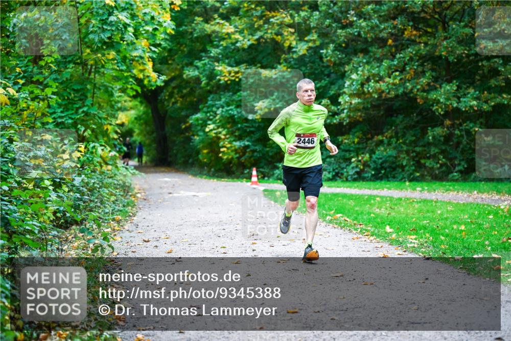 12.10.2025 - Bramfelder Halbmarathon 2025 Dr. Thomas Lammeyer http://msf.ph/oto/9345388 12.10.2025 10:15:23 Laufen 2446 meine-sportfotos.de