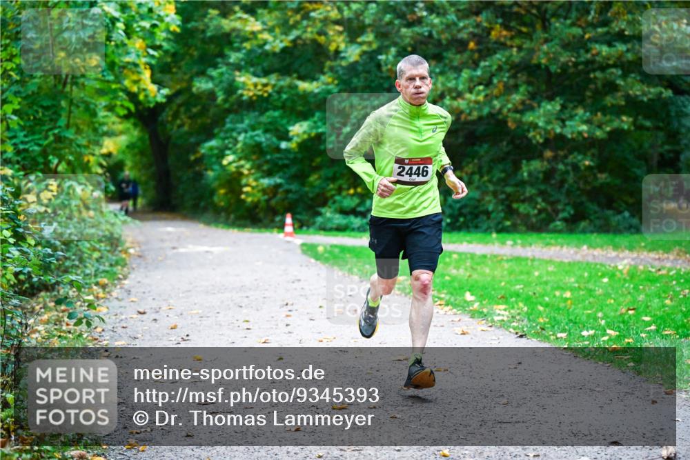 12.10.2025 - Bramfelder Halbmarathon 2025 Dr. Thomas Lammeyer http://msf.ph/oto/9345393 12.10.2025 10:15:23 Laufen 2446 meine-sportfotos.de