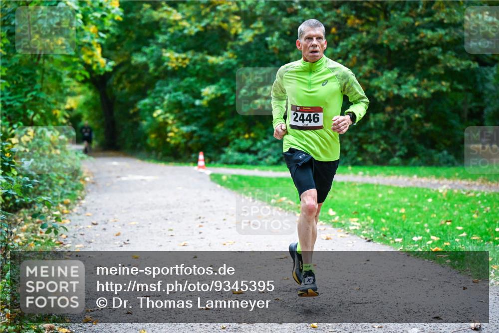12.10.2025 - Bramfelder Halbmarathon 2025 Dr. Thomas Lammeyer http://msf.ph/oto/9345395 12.10.2025 10:15:24 Laufen 2446, 205 meine-sportfotos.de