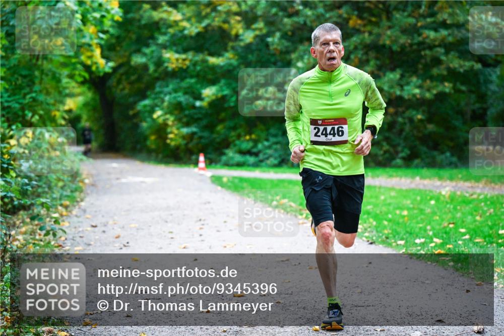 12.10.2025 - Bramfelder Halbmarathon 2025 Dr. Thomas Lammeyer http://msf.ph/oto/9345396 12.10.2025 10:15:24 Laufen 2446 meine-sportfotos.de