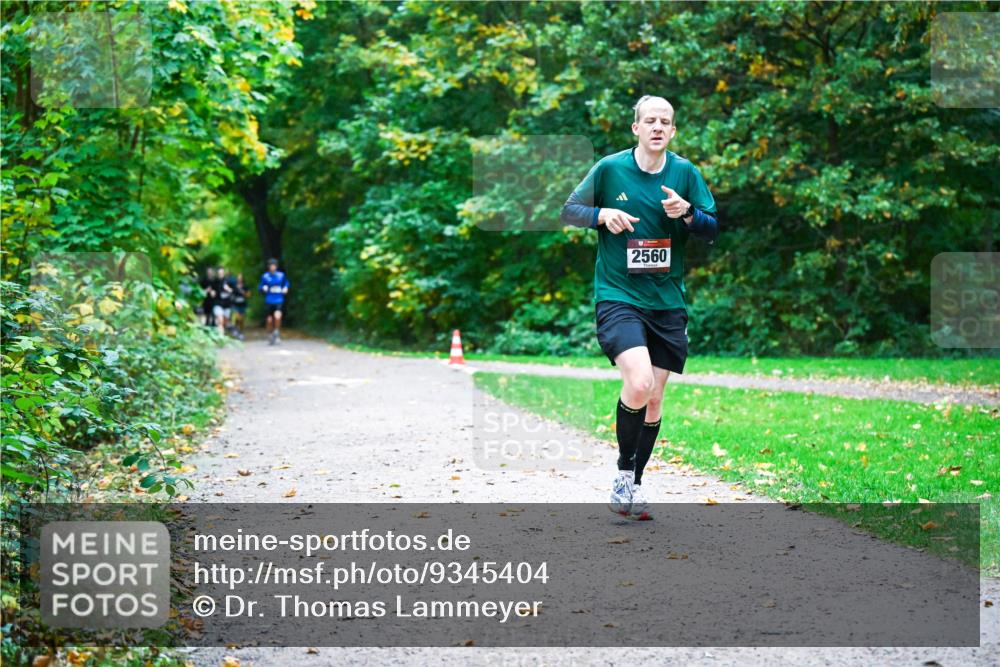 12.10.2025 - Bramfelder Halbmarathon 2025 Dr. Thomas Lammeyer http://msf.ph/oto/9345404 12.10.2025 10:15:36 Laufen 2560 meine-sportfotos.de