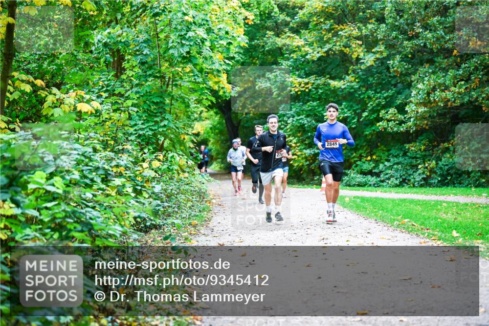 12.10.2025 - Bramfelder Halbmarathon 2025 Dr. Thomas Lammeyer http://msf.ph/oto/9345412 12.10.2025 10:15:44 Laufen 2845 meine-sportfotos.de