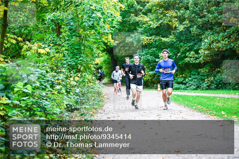 12.10.2025 - Bramfelder Halbmarathon 2025 Dr. Thomas Lammeyer http://msf.ph/oto/9345414 12.10.2025 10:15:44 Laufen 29, 2753, 2845 meine-sportfotos.de