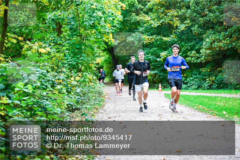 12.10.2025 - Bramfelder Halbmarathon 2025 Dr. Thomas Lammeyer http://msf.ph/oto/9345417 12.10.2025 10:15:45 Laufen 275, 2845 meine-sportfotos.de