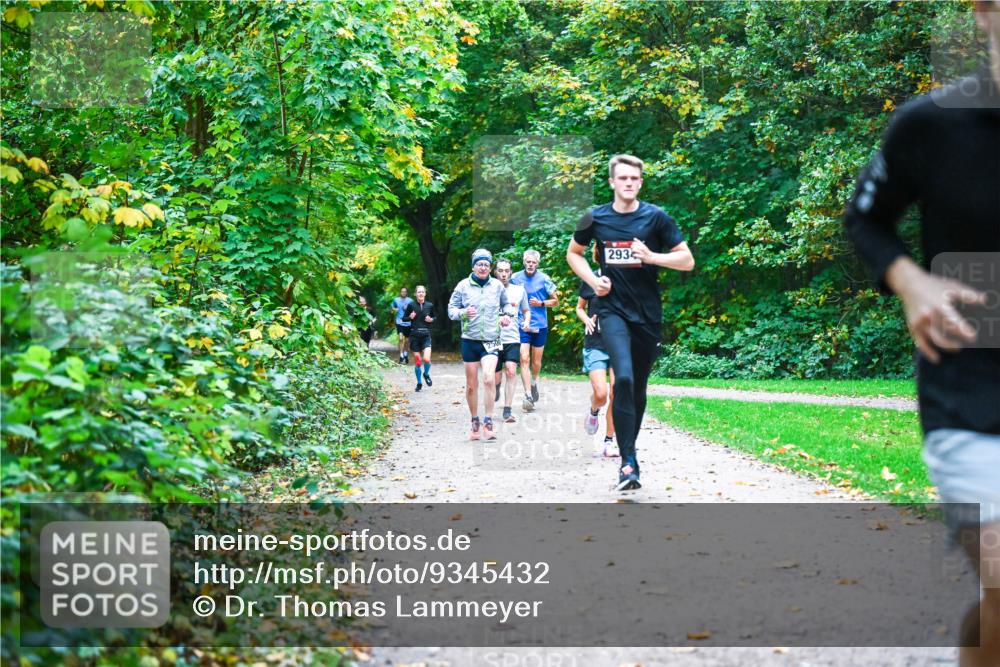 12.10.2025 - Bramfelder Halbmarathon 2025 Dr. Thomas Lammeyer http://msf.ph/oto/9345432 12.10.2025 10:15:47 Laufen 293 meine-sportfotos.de