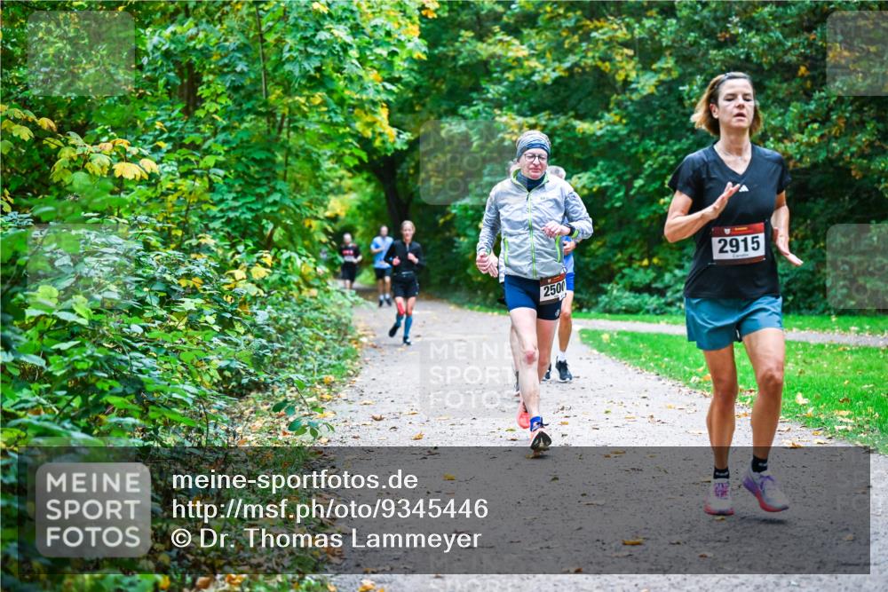 12.10.2025 - Bramfelder Halbmarathon 2025 Dr. Thomas Lammeyer http://msf.ph/oto/9345446 12.10.2025 10:15:50 Laufen 2500, 2915 meine-sportfotos.de