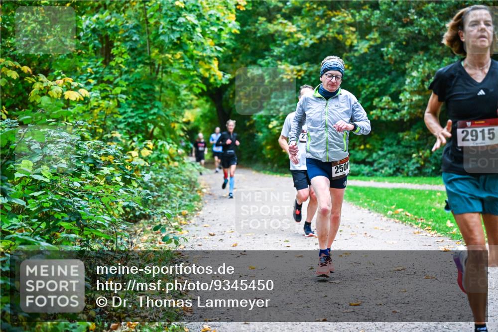 12.10.2025 - Bramfelder Halbmarathon 2025 Dr. Thomas Lammeyer http://msf.ph/oto/9345450 12.10.2025 10:15:50 Laufen 2500, 250, 2915 meine-sportfotos.de