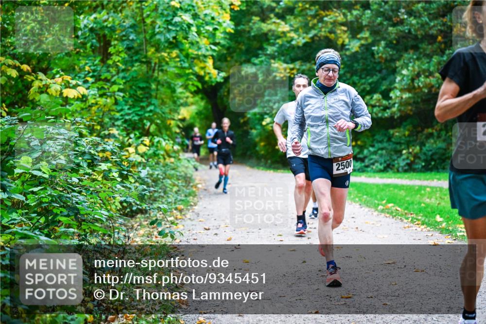 12.10.2025 - Bramfelder Halbmarathon 2025 Dr. Thomas Lammeyer http://msf.ph/oto/9345451 12.10.2025 10:15:50 Laufen 60, 2500, 2 meine-sportfotos.de