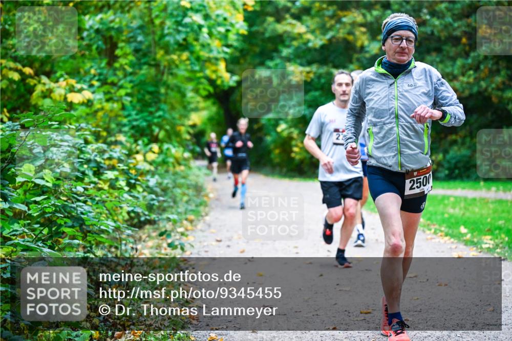 12.10.2025 - Bramfelder Halbmarathon 2025 Dr. Thomas Lammeyer http://msf.ph/oto/9345455 12.10.2025 10:15:51 Laufen 2500 meine-sportfotos.de