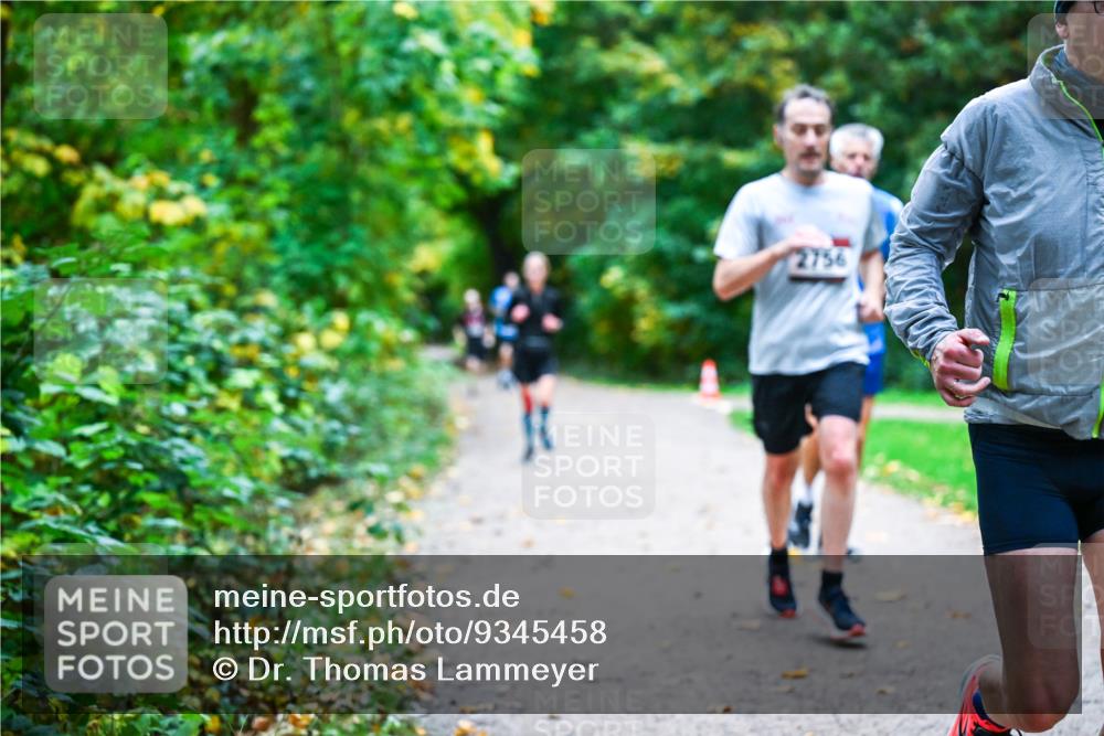12.10.2025 - Bramfelder Halbmarathon 2025 Dr. Thomas Lammeyer http://msf.ph/oto/9345458 12.10.2025 10:15:51 Laufen 2756 meine-sportfotos.de