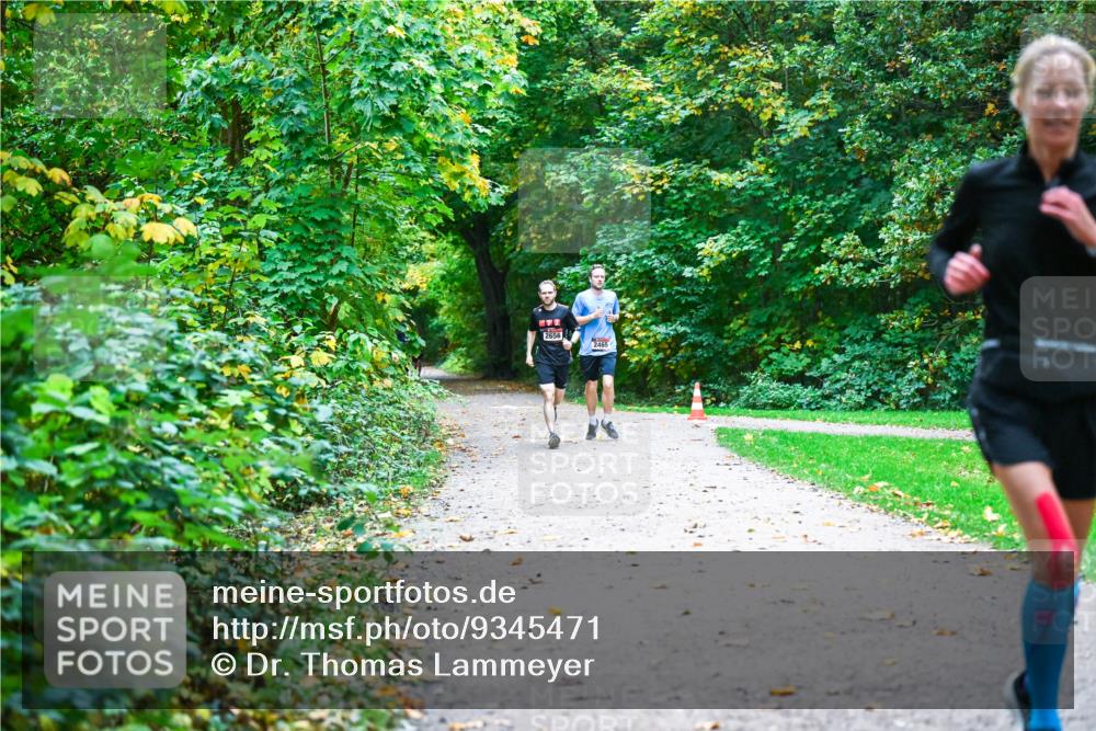 12.10.2025 - Bramfelder Halbmarathon 2025 Dr. Thomas Lammeyer http://msf.ph/oto/9345471 12.10.2025 10:15:55 Laufen 2465 meine-sportfotos.de