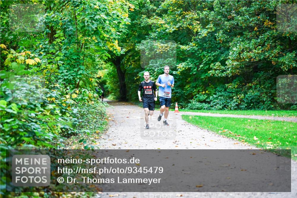 12.10.2025 - Bramfelder Halbmarathon 2025 Dr. Thomas Lammeyer http://msf.ph/oto/9345479 12.10.2025 10:15:57 Laufen 2656, 2465 meine-sportfotos.de