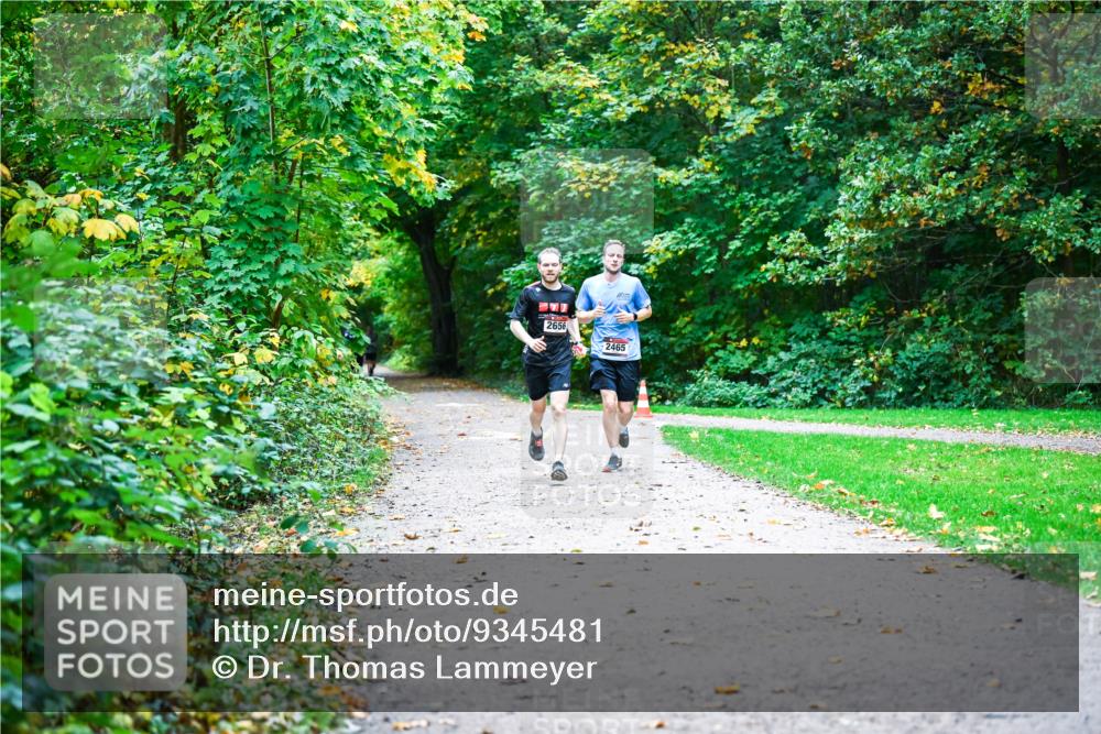 12.10.2025 - Bramfelder Halbmarathon 2025 Dr. Thomas Lammeyer http://msf.ph/oto/9345481 12.10.2025 10:15:57 Laufen 2656, 2465 meine-sportfotos.de
