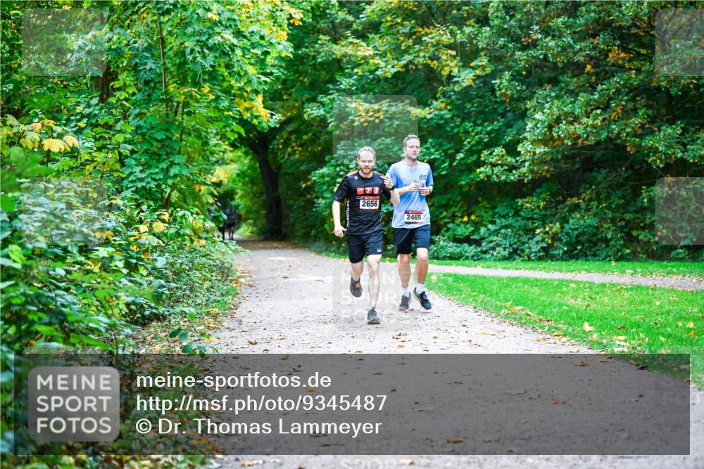 12.10.2025 - Bramfelder Halbmarathon 2025 Dr. Thomas Lammeyer http://msf.ph/oto/9345487 12.10.2025 10:15:58 Laufen 2656, 2465 meine-sportfotos.de