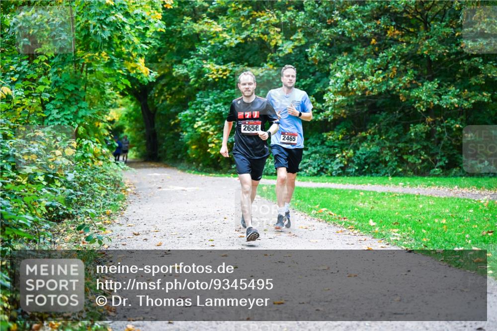12.10.2025 - Bramfelder Halbmarathon 2025 Dr. Thomas Lammeyer http://msf.ph/oto/9345495 12.10.2025 10:15:59 Laufen 2656, 2465 meine-sportfotos.de