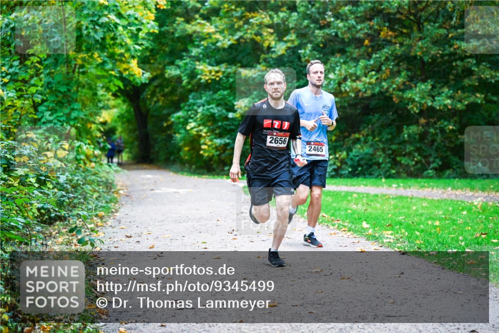 12.10.2025 - Bramfelder Halbmarathon 2025 Dr. Thomas Lammeyer http://msf.ph/oto/9345499 12.10.2025 10:15:59 Laufen 2656, 2465 meine-sportfotos.de