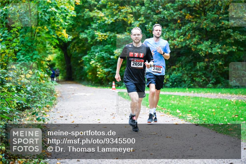 12.10.2025 - Bramfelder Halbmarathon 2025 Dr. Thomas Lammeyer http://msf.ph/oto/9345500 12.10.2025 10:15:59 Laufen 2656, 2465 meine-sportfotos.de