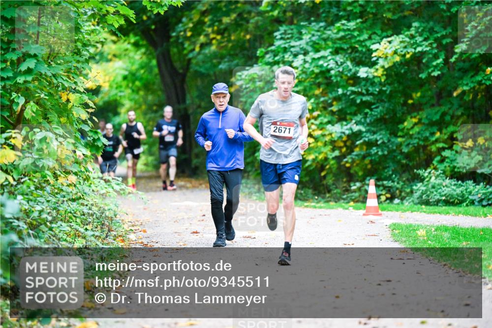 12.10.2025 - Bramfelder Halbmarathon 2025 Dr. Thomas Lammeyer http://msf.ph/oto/9345511 12.10.2025 10:16:11 Laufen 2671 meine-sportfotos.de