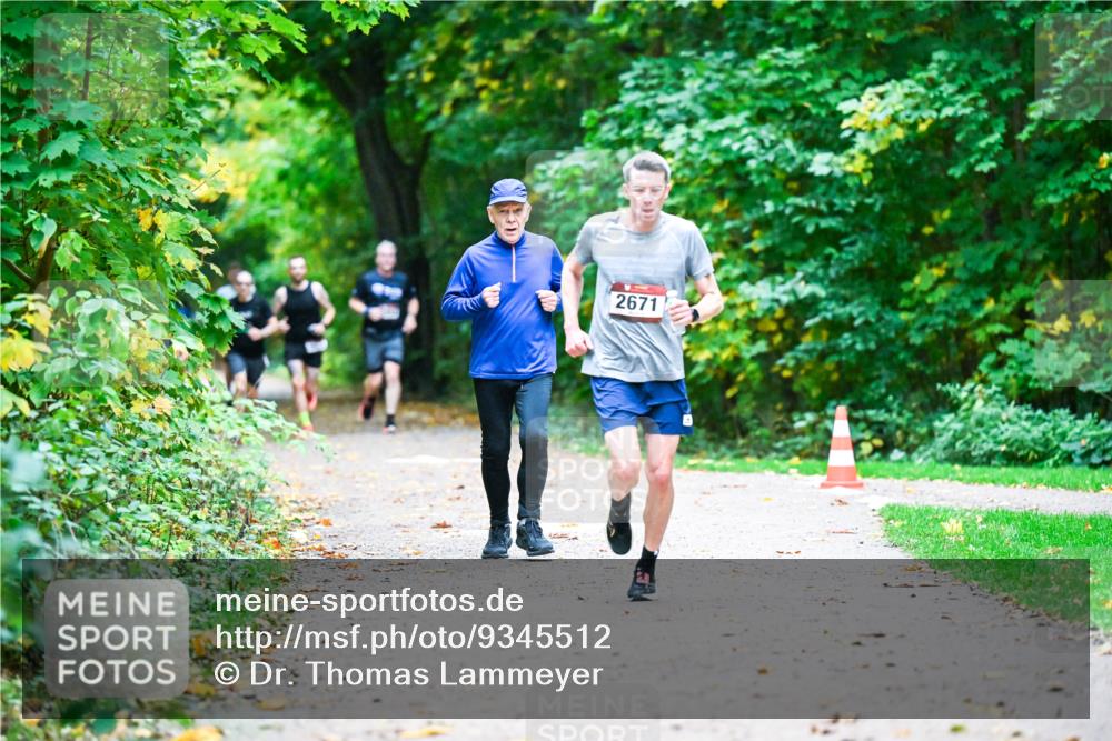 12.10.2025 - Bramfelder Halbmarathon 2025 Dr. Thomas Lammeyer http://msf.ph/oto/9345512 12.10.2025 10:16:11 Laufen 2671 meine-sportfotos.de